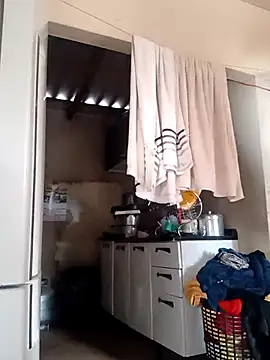 Snapshot of RobertoLuiz84 chatting on February 15, 2026, 8:52 pm RobertoLuiz84 online show from February 15, 2026, 8:52 pm