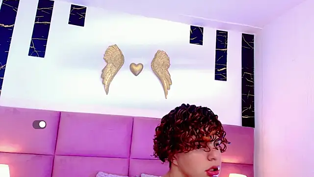 Skyee angel online show from November 26, 2025, 7:25 pm