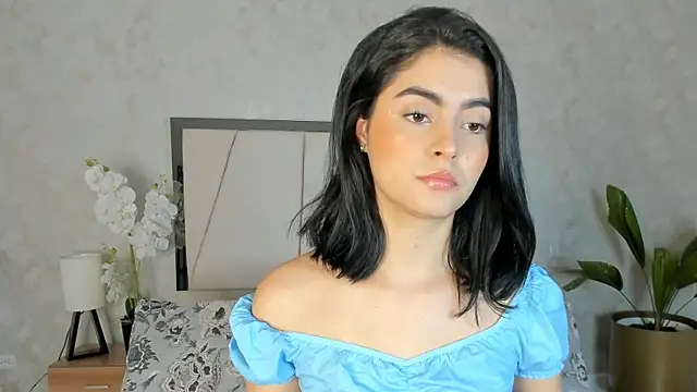 SarhaVega online show from November 27, 2025, 1:22 pm