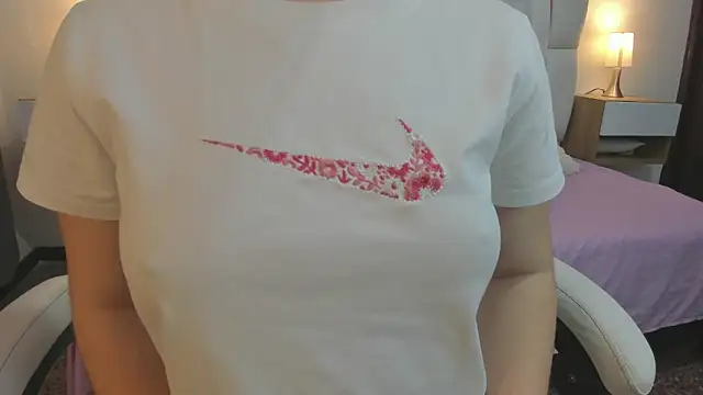 mask red girl online show from March 10, 2026, 12:42 pm