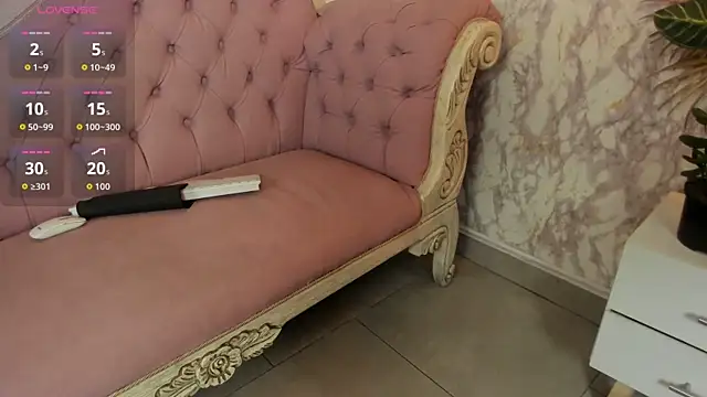 Mysterius Woman online show from January 7, 2026, 12:43 pm