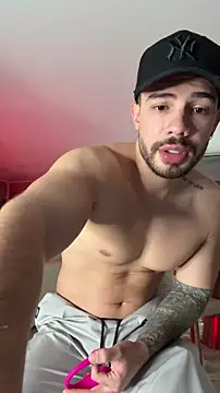 Valenthino Salvatore online show from December 20, 2025, 4:26 am