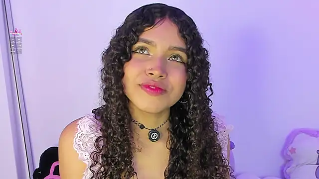 EloiseSweetxx online show from April 4, 2026, 1:39 pm