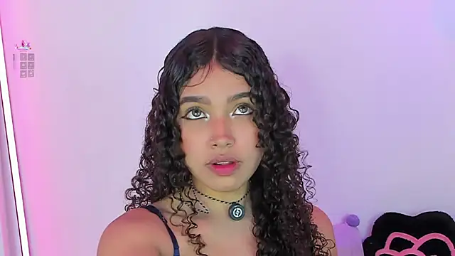 EloiseSweetxx online show from April 1, 2026, 12:28 pm