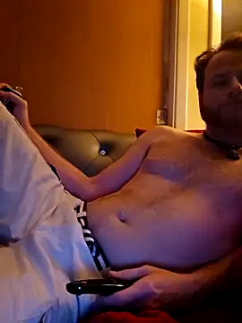 Snapshot of PinellasPlay chatting on December 4, 2025, 11:04 pm PinellasPlay online show from December 4, 2025, 11:04 pm