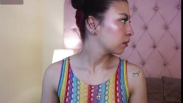 Snapshot of Hillary_Thomson chatting on November 24, 2025, 1:00 pm Hillary Thomson online show from November 24, 2025, 1:00 pm