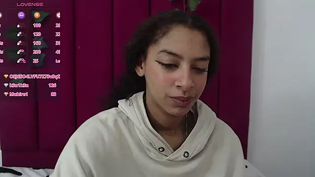 Tinyy Star online show from December 3, 2025, 4:57 am