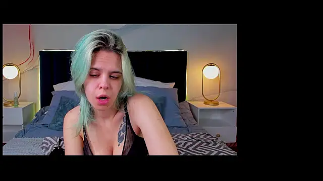 LiraBelle online show from March 12, 2026, 3:23 am