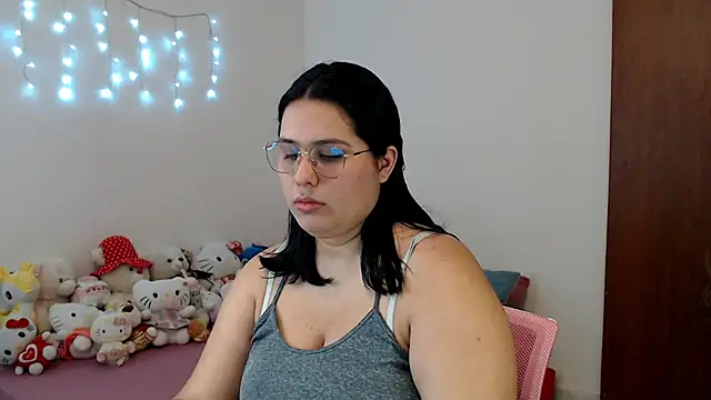 suckdreams19 online show from February 4, 2026, 1:11 am