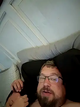 Snapshot of mr_girthyandsweetcheeks chatting on March 20, 2026, 5:19 am mr girthyandsweetcheeks online show from March 20, 2026, 5:19 am