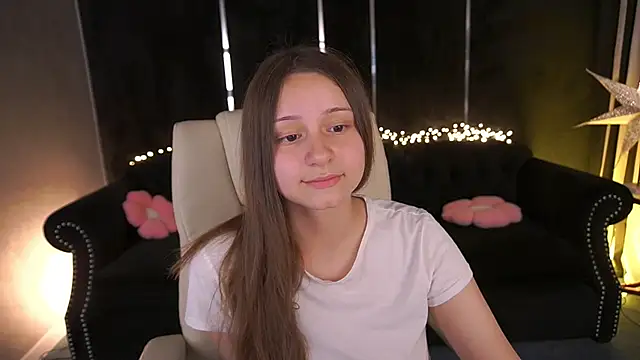Snapshot of TinyNatalie chatting on May 22, 2026, 8:51 pm TinyNatalie online show from May 22, 2026, 8:51 pm
