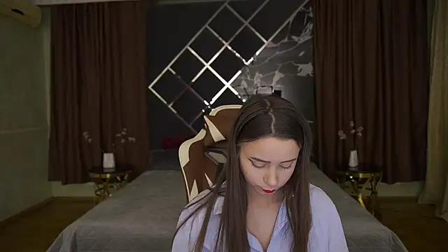 TinyNatalie online show from December 13, 2025, 9:54 pm