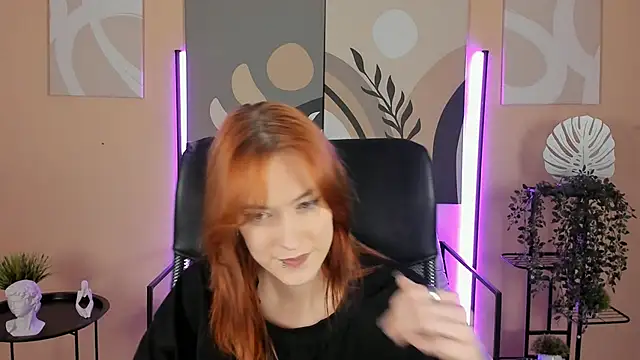 Snapshot of SierraHarper chatting on November 29, 2025, 12:16 pm SierraHarper online show from November 29, 2025, 12:16 pm