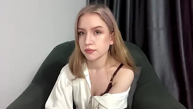 Snapshot of Alice_meow15 chatting on November 29, 2025, 7:25 pm Alice meow15 online show from November 29, 2025, 7:25 pm