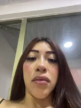 DAKOTA SAKURA online show from May 24, 2026, 2:39 pm