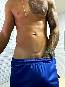 enzofelipe online show from December 3, 2025, 1:54 pm