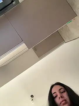 Magui21 online show from December 17, 2025, 10:37 pm