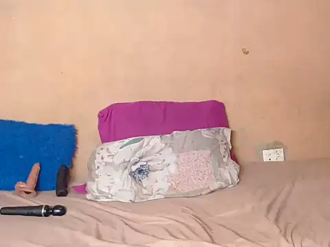 BlackPearlxxo online show from February 23, 2026, 12:01 am