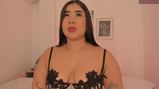 alejandrarojas  online show from March 28, 2026, 1:01 pm