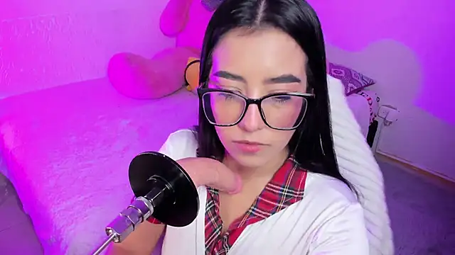 IbbieeBennett 1 online show from February 17, 2026, 3:48 am