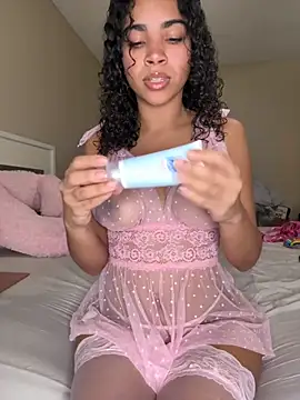 Snapshot of Kiki_hammyy chatting on November 29, 2025, 12:33 am Kiki hammyy online show from November 29, 2025, 12:33 am