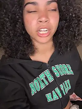 Snapshot of Kiki_hammyy chatting on February 5, 2026, 6:31 am Kiki hammyy online show from February 5, 2026, 6:31 am