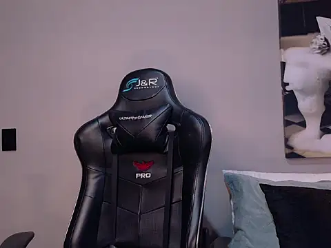 owen seth1 online show from April 17, 2026, 9:50 pm