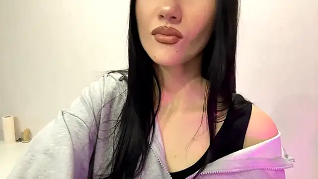 Beautyofnlka online show from November 24, 2025, 1:00 pm