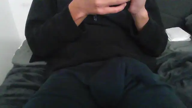 latinman7944 online show from February 3, 2026, 7:02 am