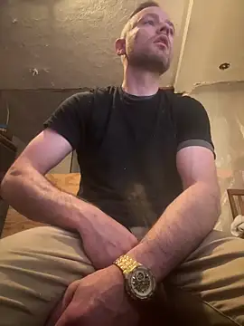 Snapshot of famous1tad chatting on May 28, 2026, 9:06 am famous1tad online show from May 28, 2026, 9:06 am