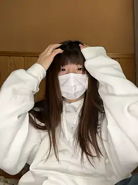  NATSUMI online show from December 15, 2025, 2:12 pm