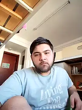 Snapshot of Koma001 chatting on February 17, 2026, 3:15 am Koma001 online show from February 17, 2026, 3:15 am