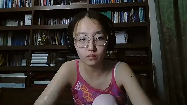 LinaClous online show from March 3, 2026, 1:40 pm