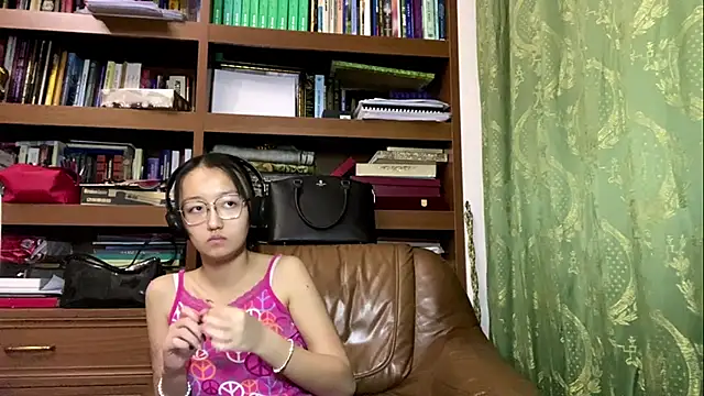 LinaClous online show from January 8, 2026, 4:13 pm