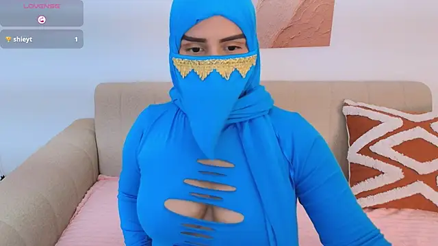 Mayraa arabelle online show from November 28, 2025, 4:18 pm