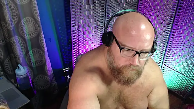 BigBearforCuddles online show from June 21, 2026, 1:44 am