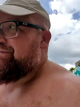 BigBearforCuddles online show from May 13, 2026, 5:42 pm