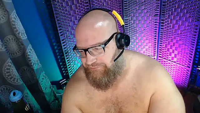 BigBearforCuddles online show from July 7, 2026, 2:36 am