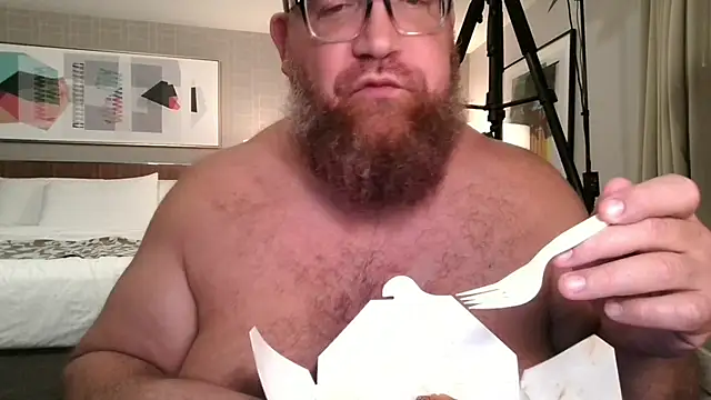 BigBearforCuddles online show from July 4, 2026, 3:35 am