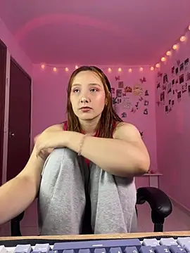 Davne  online show from April 13, 2026, 12:03 am