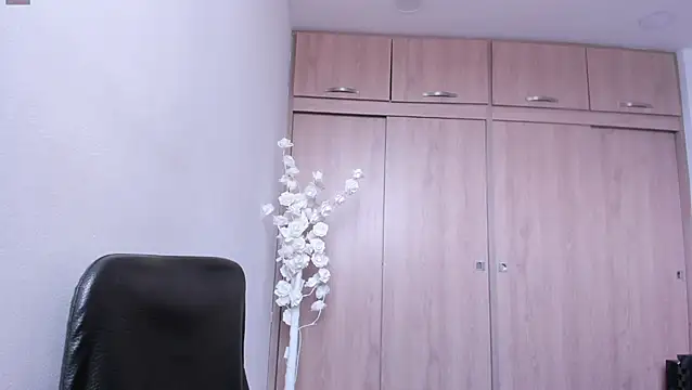 Snapshot of MaddieHunter chatting on July 15, 2026, 3:41 pm MaddieHunter online show from July 15, 2026, 3:41 pm