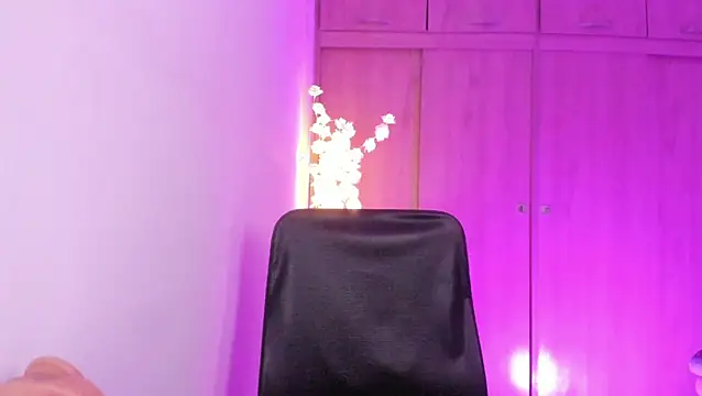 Snapshot of MaddieHunter chatting on May 14, 2026, 2:47 pm MaddieHunter online show from May 14, 2026, 2:47 pm