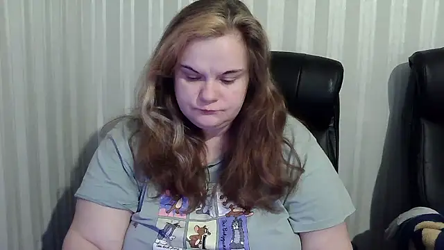 Snapshot of HarmonyKareraa chatting on December 1, 2025, 7:42 am HarmonyKareraa online show from December 1, 2025, 7:42 am