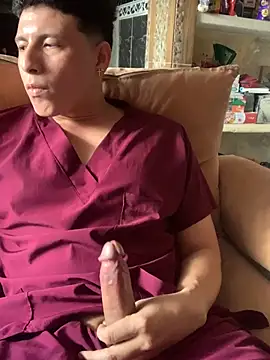 angelxxx95 online show from April 17, 2026, 4:54 pm