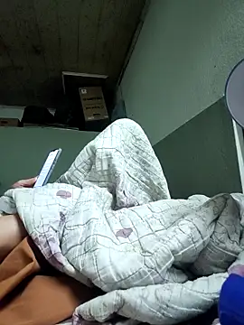 LianLaz online show from March 11, 2026, 2:33 pm