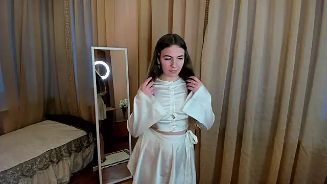 KiraRustle online show from November 27, 2025, 2:23 am