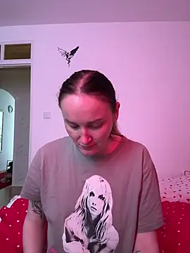 Snapshot of TomilaSi chatting on February 1, 2026, 11:41 am TomilaSi online show from February 1, 2026, 11:41 am