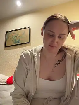 Snapshot of TomilaSi chatting on January 17, 2026, 12:26 am TomilaSi online show from January 17, 2026, 12:26 am