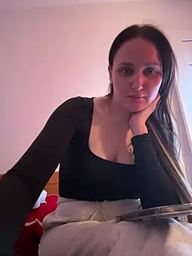 Snapshot of TomilaSi chatting on February 26, 2026, 8:20 pm TomilaSi online show from February 26, 2026, 8:20 pm