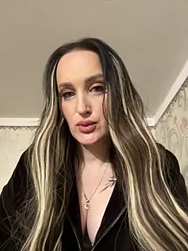 Snapshot of TomilaSi chatting on February 22, 2026, 7:26 pm TomilaSi online show from February 22, 2026, 7:26 pm